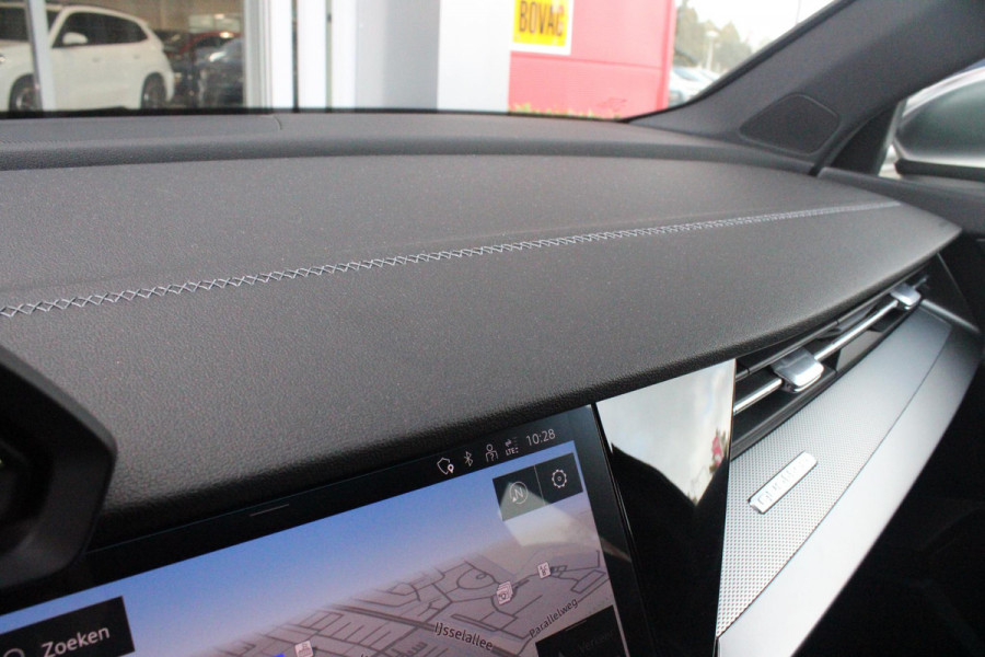 Audi A3 Limousine 2.0 TFSI 310PK S3 QUATTRO | APPLE CARPLAY/ANDROID AUTO | STOEL VERWARMING | S-LINE INTERIEUR/EXTERIEUR | SPORT STUUR S-LINE MET SCHAKEL FUNCTIE | NAVIGATIE | VIRTUAL COCKPIT PLUS | GLANS PAKKET | CRUISE CONTROL | ADVANCED KEY | AMBIENTE VERLICHTING | LANE ASSIST | CLIMATE CONTROL | FULL LED KOPLAMPEN | SPORT STOELEN | PARKEER SENSOREN ACHTER | S SPORTONDERSTEL | S REMMEN | DRAADLOZE TELEFOONLADER |