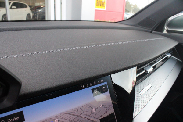 Audi A3 Limousine 2.0 TFSI 310PK S3 QUATTRO | APPLE CARPLAY/ANDROID AUTO | STOEL VERWARMING | S-LINE INTERIEUR/EXTERIEUR | SPORT STUUR S-LINE MET SCHAKEL FUNCTIE | NAVIGATIE | VIRTUAL COCKPIT PLUS | GLANS PAKKET | CRUISE CONTROL | ADVANCED KEY | AMBIENTE VERLICHTING | LANE ASSIST | CLIMATE CONTROL | FULL LED KOPLAMPEN | SPORT STOELEN | PARKEER SENSOREN ACHTER | S SPORTONDERSTEL | S REMMEN | DRAADLOZE TELEFOONLADER |