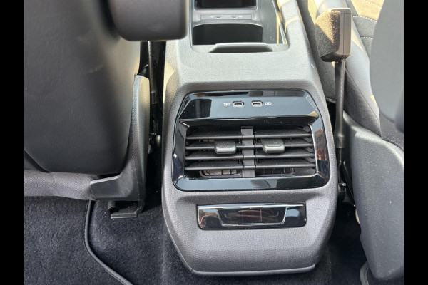 Volkswagen ID.5 Pro Business Advantage 77 kWh MEMORY SEAT | ELEK. TREKHAAK | CAMERA | PANO | WARMTEPOMP |