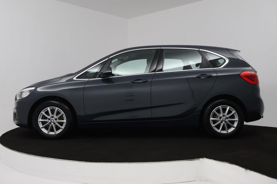 BMW 2 Serie Active Tourer 218i Executive (TREKHAAK, ACHTERUITRIJCAMERA, NAVIGATIE, PARKEERSENSOREN, CRUISE CONTROL ADAPTIEF)