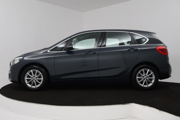 BMW 2 Serie Active Tourer 218i Executive (TREKHAAK, ACHTERUITRIJCAMERA, NAVIGATIE, PARKEERSENSOREN, CRUISE CONTROL ADAPTIEF)