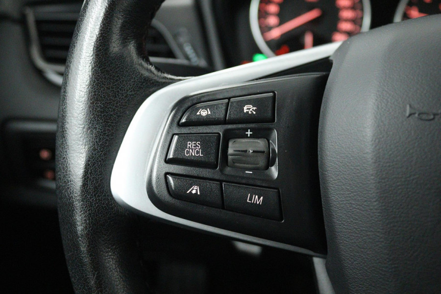 BMW 2 Serie Active Tourer 218i Executive (TREKHAAK, ACHTERUITRIJCAMERA, NAVIGATIE, PARKEERSENSOREN, CRUISE CONTROL ADAPTIEF)
