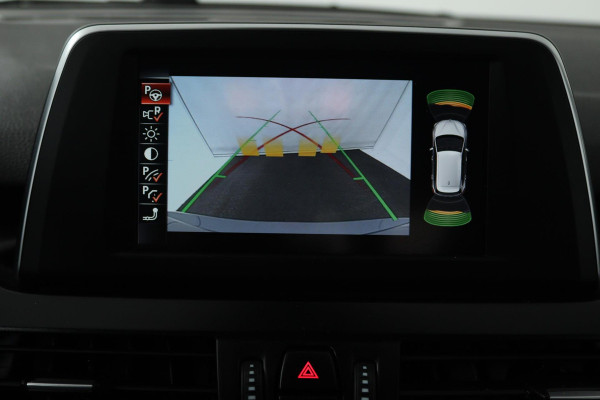 BMW 2 Serie Active Tourer 218i Executive (TREKHAAK, ACHTERUITRIJCAMERA, NAVIGATIE, PARKEERSENSOREN, CRUISE CONTROL ADAPTIEF)