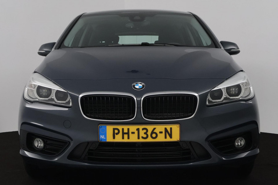 BMW 2 Serie Active Tourer 218i Executive (TREKHAAK, ACHTERUITRIJCAMERA, NAVIGATIE, PARKEERSENSOREN, CRUISE CONTROL ADAPTIEF)