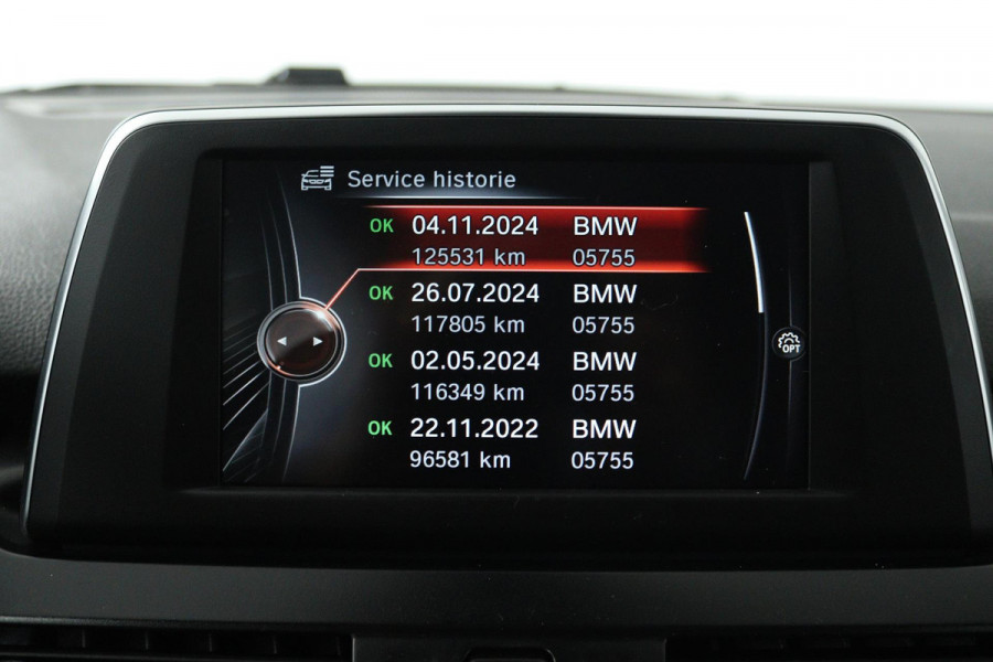 BMW 2 Serie Active Tourer 218i Executive (TREKHAAK, ACHTERUITRIJCAMERA, NAVIGATIE, PARKEERSENSOREN, CRUISE CONTROL ADAPTIEF)