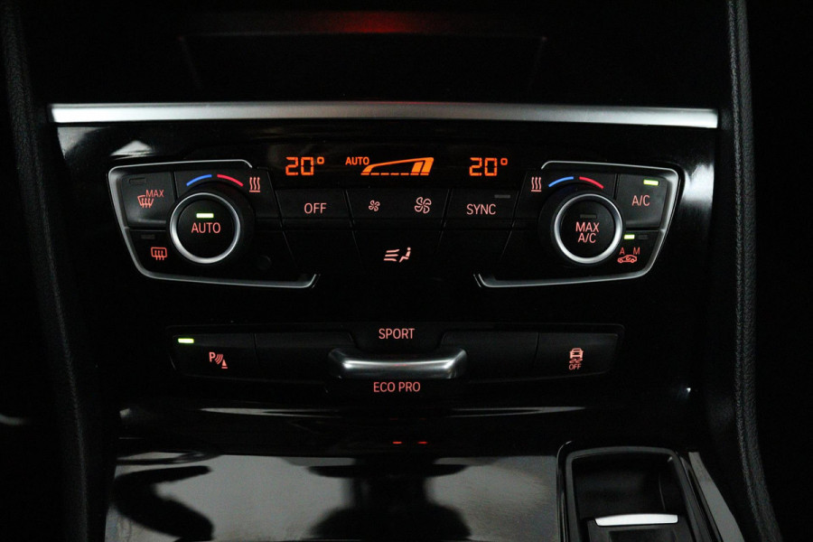 BMW 2 Serie Active Tourer 218i Executive (TREKHAAK, ACHTERUITRIJCAMERA, NAVIGATIE, PARKEERSENSOREN, CRUISE CONTROL ADAPTIEF)