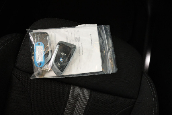 BMW 2 Serie Active Tourer 218i Executive (TREKHAAK, ACHTERUITRIJCAMERA, NAVIGATIE, PARKEERSENSOREN, CRUISE CONTROL ADAPTIEF)