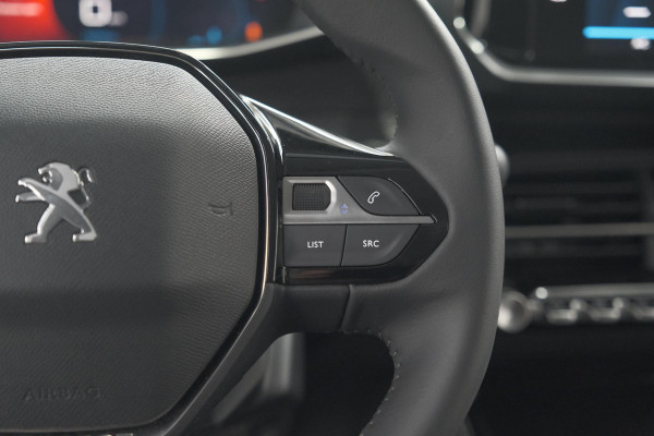 Peugeot 208 PureTech 100 Allure | Stoelverwarming | Adaptieve Cruise Control | Camera | Apple Carplay