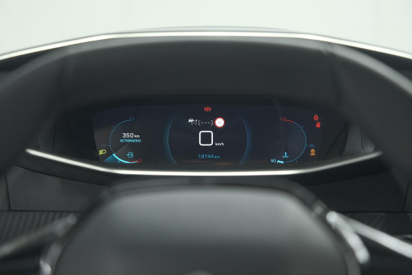 Peugeot 208 PureTech 100 Allure | Stoelverwarming | Adaptieve Cruise Control | Camera | Apple Carplay