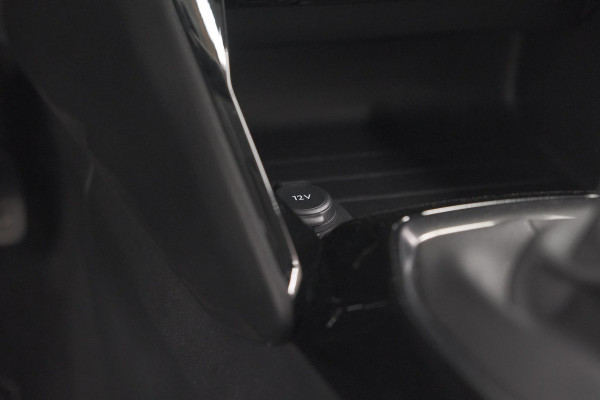 Peugeot 208 PureTech 100 Allure | Stoelverwarming | Adaptieve Cruise Control | Camera | Apple Carplay