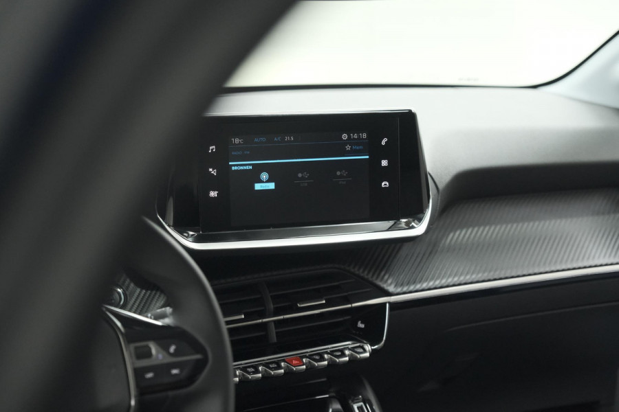 Peugeot 208 PureTech 100 Allure | Stoelverwarming | Adaptieve Cruise Control | Camera | Apple Carplay