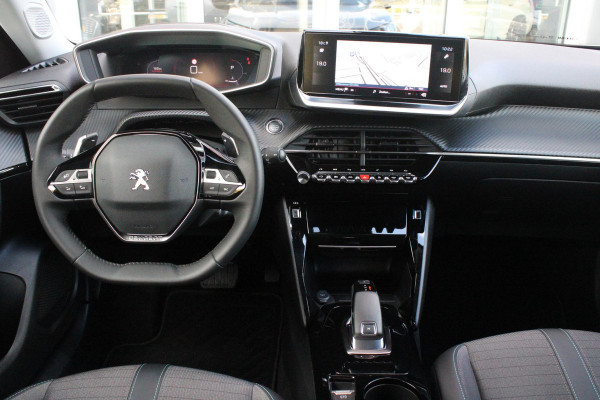 Peugeot 2008 1.2 130PK AUTOMAAT ALLURE PACK | TREKHAAK | NAVIGATIE | APPLE CARPLAY/ANDROID AUTO | ACHTERUITRIJ CAMERA | 3-D COCKPIT | CRUISE CONTROL | CLIMATE CONTROL | LED KOPLAMPEN | LICHTMETALEN VELGEN 17" | NAVIGATIE | DAB+ RADIO |