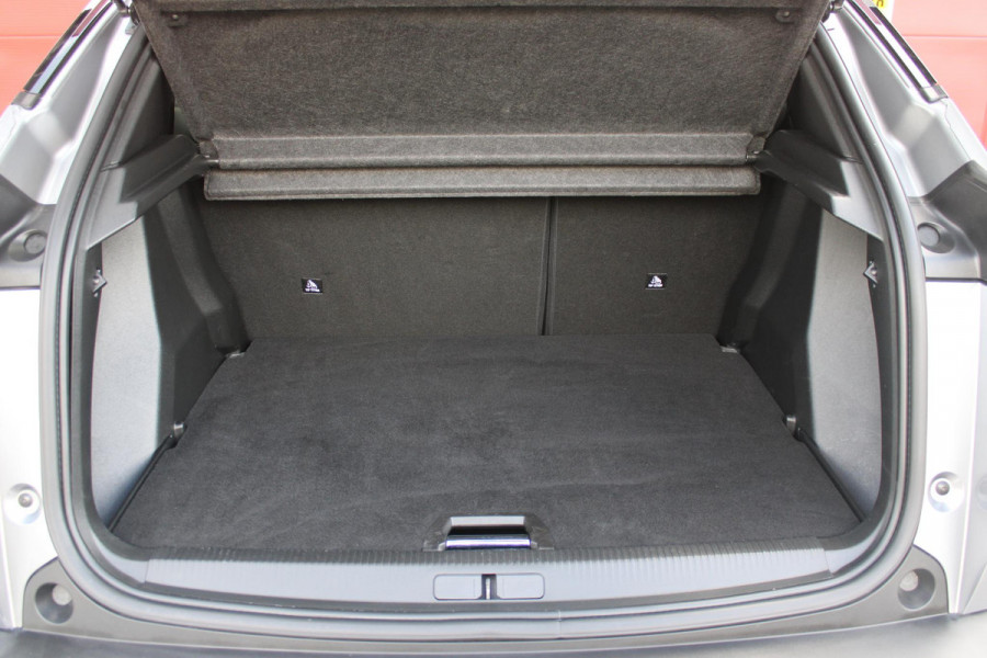 Peugeot 2008 1.2 130PK AUTOMAAT ALLURE PACK | TREKHAAK | NAVIGATIE | APPLE CARPLAY/ANDROID AUTO | ACHTERUITRIJ CAMERA | 3-D COCKPIT | CRUISE CONTROL | CLIMATE CONTROL | LED KOPLAMPEN | LICHTMETALEN VELGEN 17" | NAVIGATIE | DAB+ RADIO |