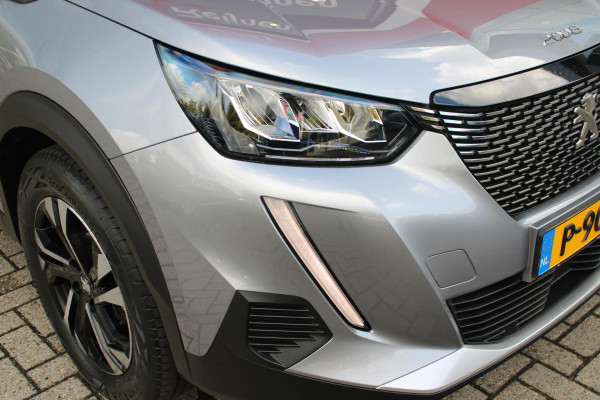 Peugeot 2008 1.2 130PK AUTOMAAT ALLURE PACK | TREKHAAK | NAVIGATIE | APPLE CARPLAY/ANDROID AUTO | ACHTERUITRIJ CAMERA | 3-D COCKPIT | CRUISE CONTROL | CLIMATE CONTROL | LED KOPLAMPEN | LICHTMETALEN VELGEN 17" | NAVIGATIE | DAB+ RADIO |