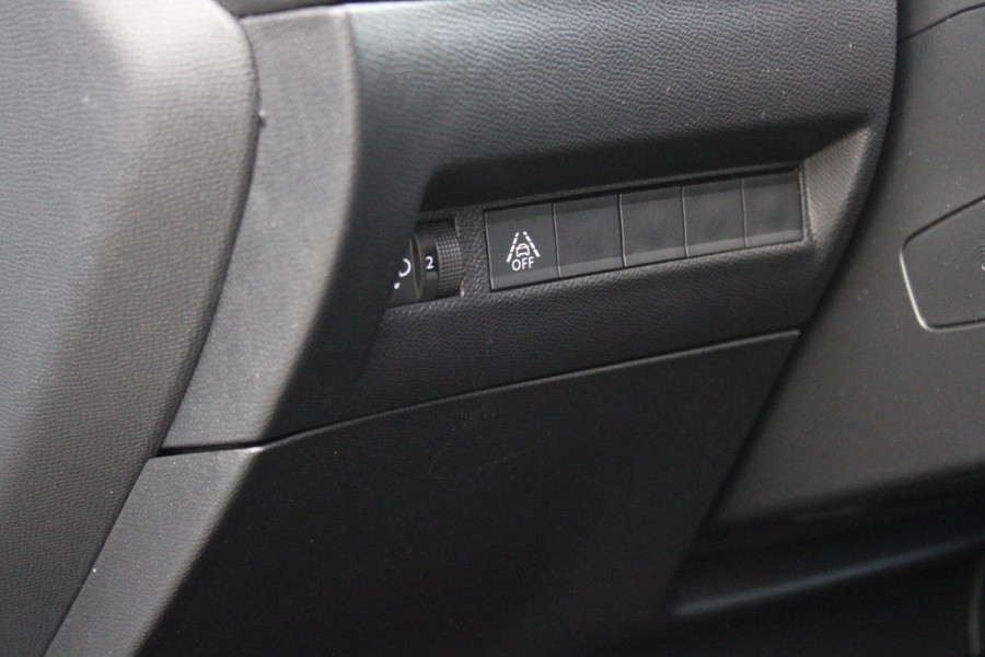 Peugeot 2008 1.2 130PK AUTOMAAT ALLURE PACK | TREKHAAK | NAVIGATIE | APPLE CARPLAY/ANDROID AUTO | ACHTERUITRIJ CAMERA | 3-D COCKPIT | CRUISE CONTROL | CLIMATE CONTROL | LED KOPLAMPEN | LICHTMETALEN VELGEN 17" | NAVIGATIE | DAB+ RADIO |