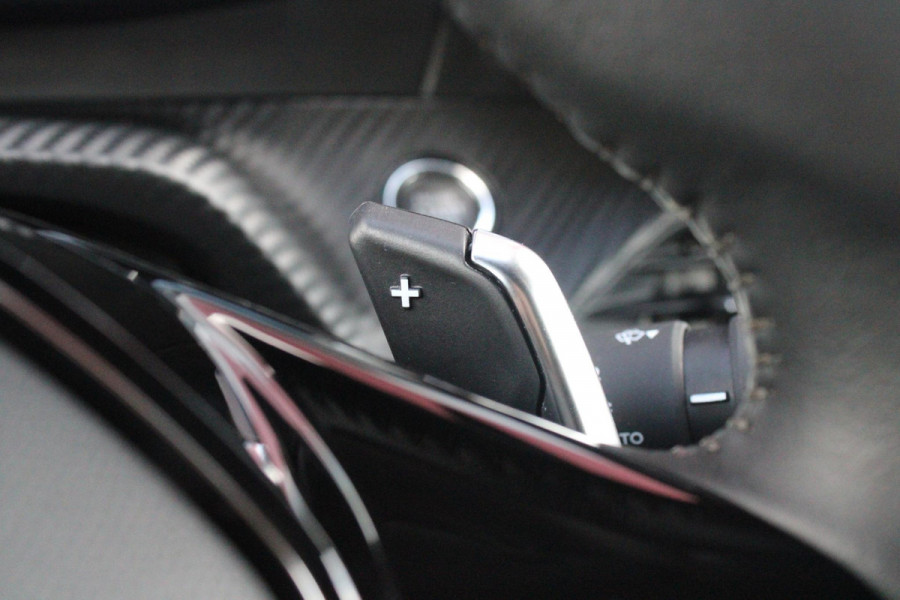 Peugeot 2008 1.2 130PK AUTOMAAT ALLURE PACK | TREKHAAK | NAVIGATIE | APPLE CARPLAY/ANDROID AUTO | ACHTERUITRIJ CAMERA | 3-D COCKPIT | CRUISE CONTROL | CLIMATE CONTROL | LED KOPLAMPEN | LICHTMETALEN VELGEN 17" | NAVIGATIE | DAB+ RADIO |