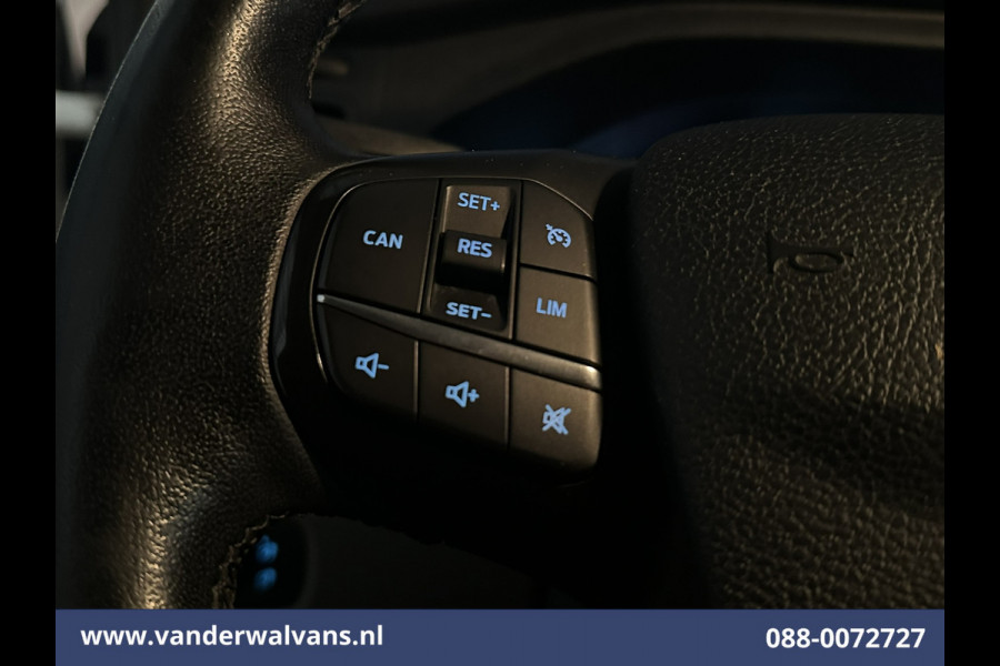 Ford Transit 2.0 TDCI 131pk L3H2 Euro6 Airco | Navigatie | Camera | Cruisecontrol | Apple Carplay | Stoelverwarming Android Auto, verwarmde voorruit, Parkeersensoren, Bijrijdersbank