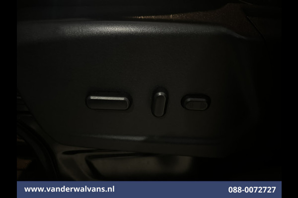 Ford Transit 2.0 TDCI 131pk L3H2 Euro6 Airco | Navigatie | Camera | Cruisecontrol | Apple Carplay | Stoelverwarming Android Auto, verwarmde voorruit, Parkeersensoren, Bijrijdersbank