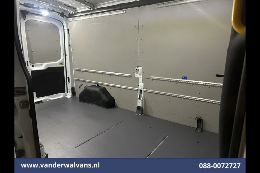 Ford Transit 2.0 TDCI 131pk L3H2 Euro6 Airco | Navigatie | Camera | Cruisecontrol | Apple Carplay | Stoelverwarming Android Auto, verwarmde voorruit, Parkeersensoren, Bijrijdersbank