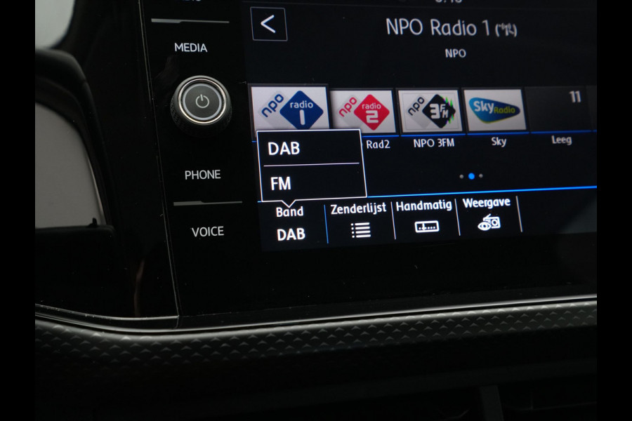 Volkswagen T-Cross 1.0 TSI 115pk Life Navigatie Trekhaak Acc Pdc Carplay Side Assist 145