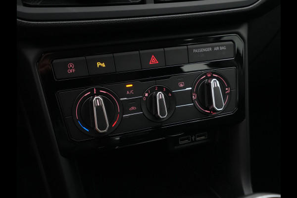 Volkswagen T-Cross 1.0 TSI 115pk Life Navigatie Trekhaak Acc Pdc Carplay Side Assist 145