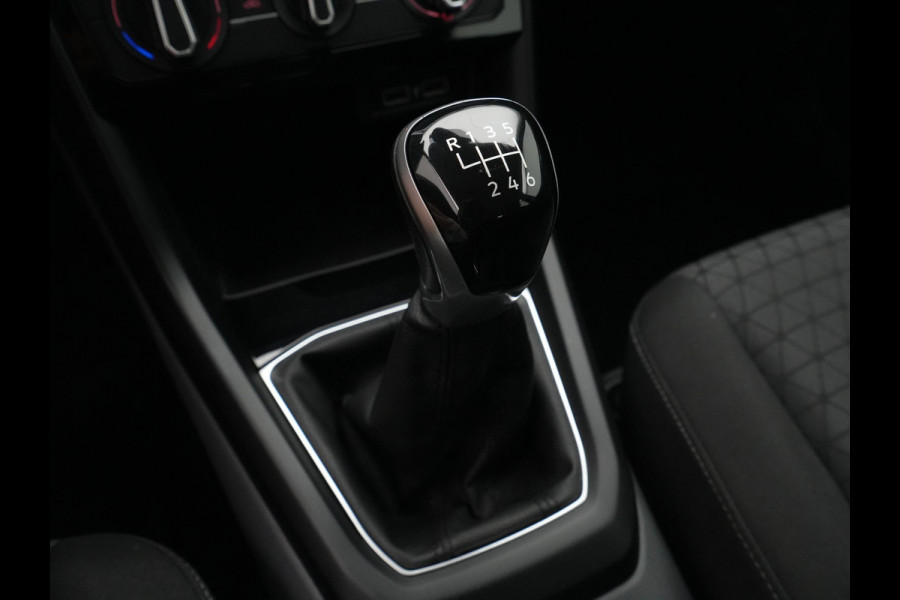 Volkswagen T-Cross 1.0 TSI 115pk Life Navigatie Trekhaak Acc Pdc Carplay Side Assist 145