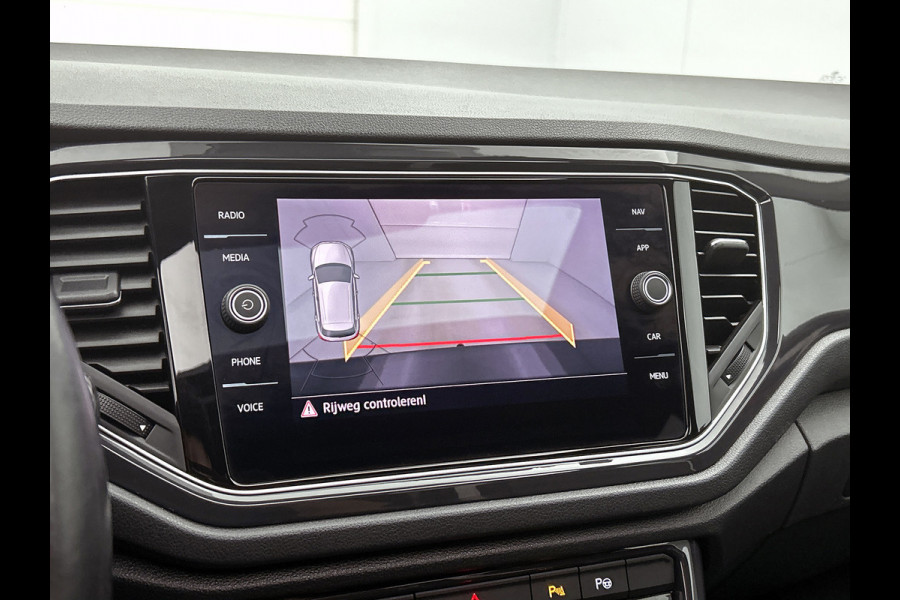 Volkswagen T-Roc 2.0 TSI 4Motion Sport (PANORAMADAK, AFNEEMBARE TREKHAAK, CAMERA, DIGITALE COCKPIT, DEALER ONDERHOUDEN)