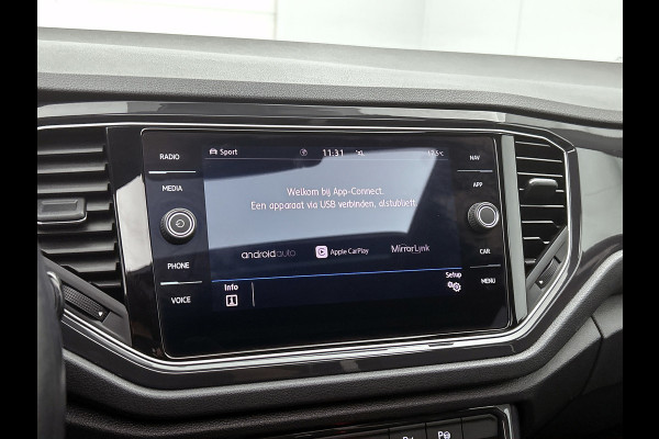 Volkswagen T-Roc 2.0 TSI 4Motion Sport (PANORAMADAK, AFNEEMBARE TREKHAAK, CAMERA, DIGITALE COCKPIT, DEALER ONDERHOUDEN)