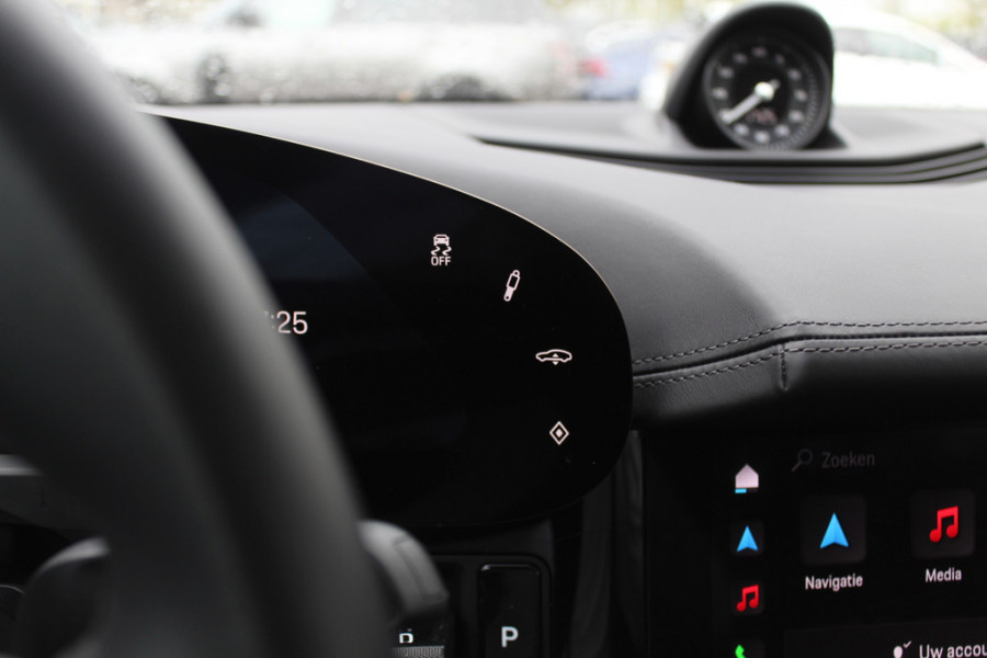 Porsche Taycan 4S Performance 84 kWh / SoH 91.3% / Panoramadak / 360Camera / Head-up / Achterasbesturing / Matrix LED / 21'' / Luchtvering / Bose / Stoelmassage / Sportchrono / Leder / Stuurverwarming / DAB / ACC