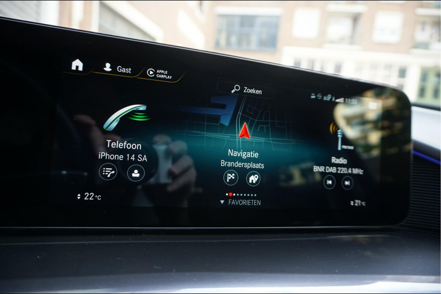 Mercedes-Benz EQC 400 4MATIC AMG Line Premium Plus 80 kWh | BTW | Adaptive Cruise | Lane Departure | 21inch | Sfeerverlichting | Mercedes garantie 04/2026 | Topstaat