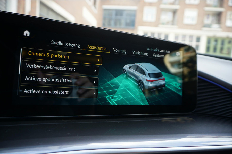 Mercedes-Benz EQC 400 4MATIC AMG Line Premium Plus 80 kWh | BTW | Adaptive Cruise | Lane Departure | 21inch | Sfeerverlichting | Mercedes garantie 04/2026 | Topstaat