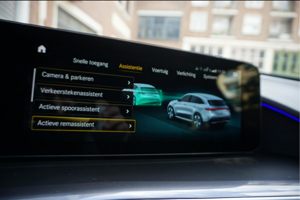 Mercedes-Benz EQC 400 4MATIC AMG Line Premium Plus 80 kWh | BTW | Adaptive Cruise | Lane Departure | 21inch | Sfeerverlichting | Mercedes garantie 04/2026 | Topstaat