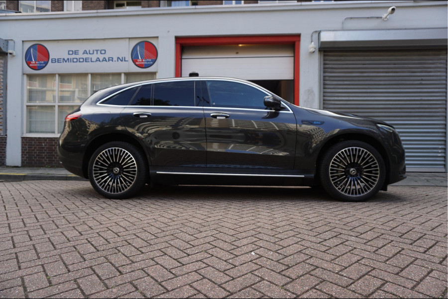 Mercedes-Benz EQC 400 4MATIC AMG Line Premium Plus 80 kWh | BTW | Adaptive Cruise | Lane Departure | 21inch | Sfeerverlichting | Mercedes garantie 04/2026 | Topstaat