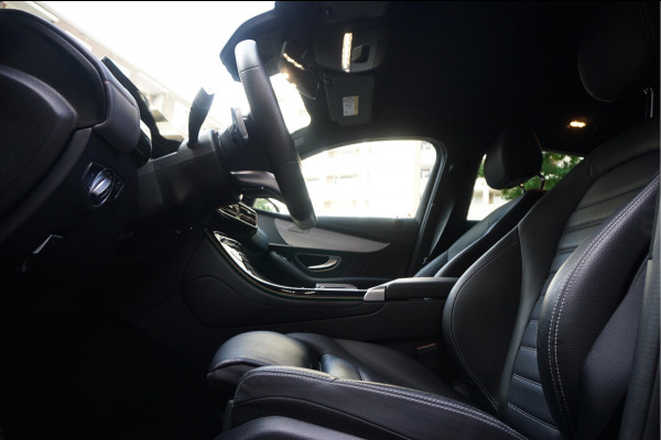 Mercedes-Benz EQC 400 4MATIC AMG Line Premium Plus 80 kWh | BTW | Adaptive Cruise | Lane Departure | 21inch | Sfeerverlichting | Mercedes garantie 04/2026 | Topstaat