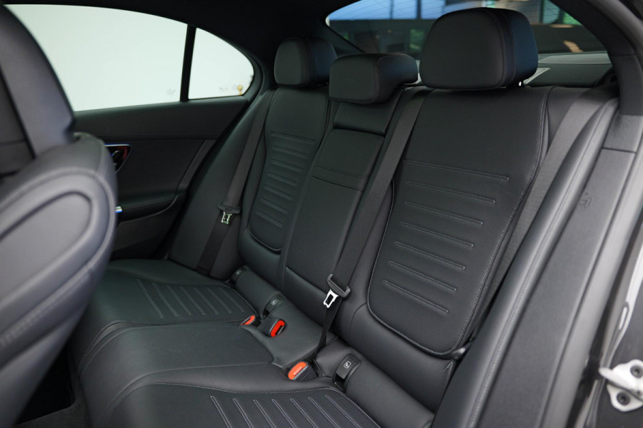 Mercedes-Benz C-Klasse 180 AMG Line |Pano|Burmester|Memory|360 Camera|
