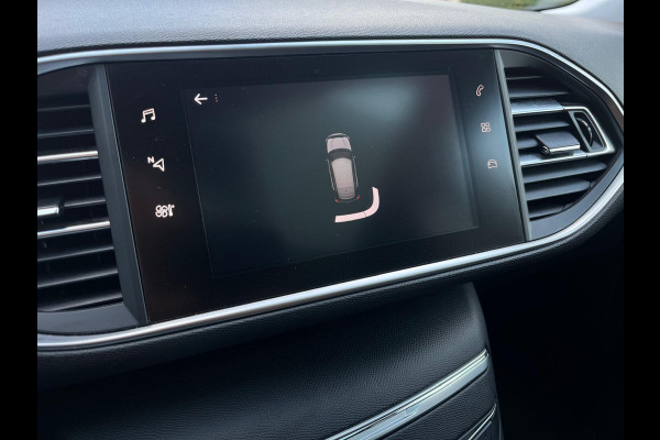 Peugeot 308 1.2 Blue Executive, Bluetooth, CarPlay, Cruise, Pano, Navi, PDC