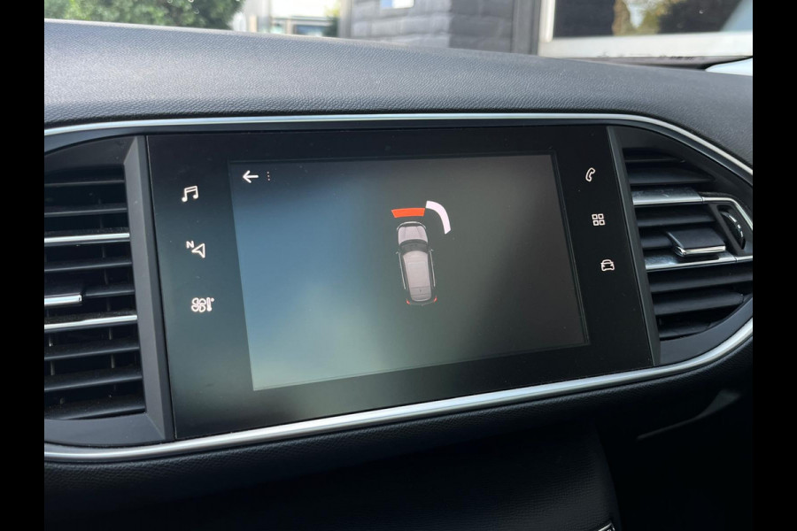Peugeot 308 1.2 Blue Executive, Bluetooth, CarPlay, Cruise, Pano, Navi, PDC
