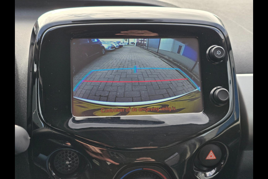 Citroën C1 Occasion 1.0 VTi Shine | Leuke uitvoering! | Tweedehands Citroen C1 in wit met parkeercamera | Bluetooth | Airco | Vol