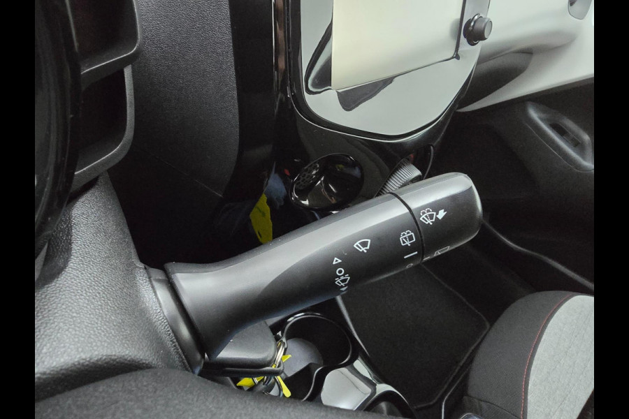 Citroën C1 Occasion 1.0 VTi Shine | Leuke uitvoering! | Tweedehands Citroen C1 in wit met parkeercamera | Bluetooth | Airco | Vol