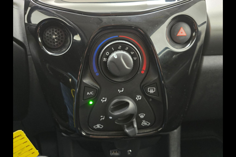 Citroën C1 Occasion 1.0 VTi Shine | Leuke uitvoering! | Tweedehands Citroen C1 in wit met parkeercamera | Bluetooth | Airco | Vol