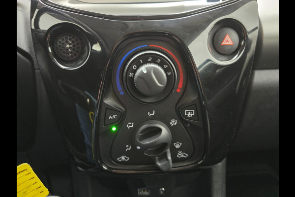 Citroën C1 Occasion 1.0 VTi Shine | Leuke uitvoering! | Tweedehands Citroen C1 in wit met parkeercamera | Bluetooth | Airco | Vol