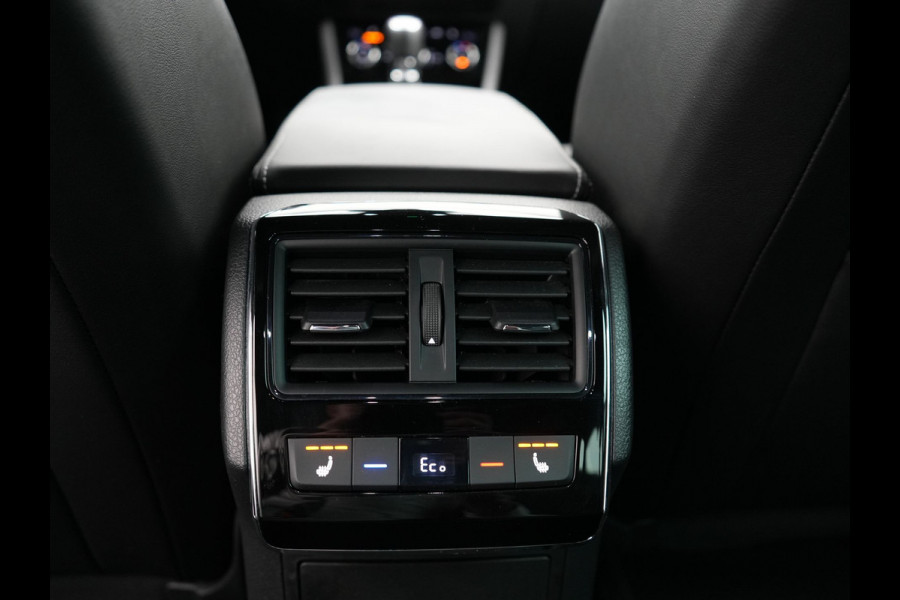 Škoda Superb Combi 1.4 TSI iV Sportline Plug In Hybrid 218pk Dealer O.H PHEV | Adaptive Cruise | 360 Camera | Alcantara Sportstoelen Memory | Canton Audio | 19"L.M | Virtual | Keyless |