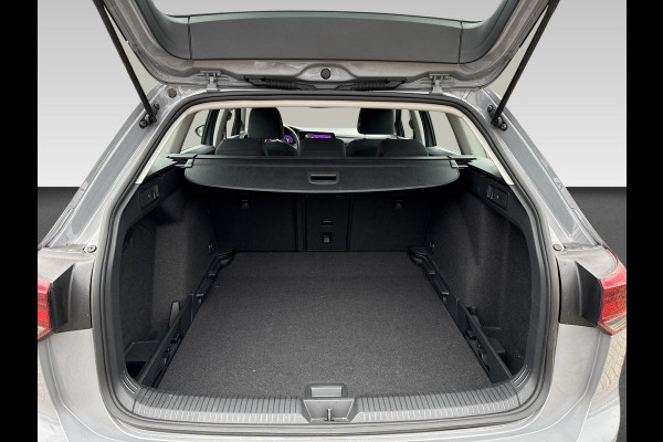 Volkswagen GOLF Variant 1.5 eTSI Business