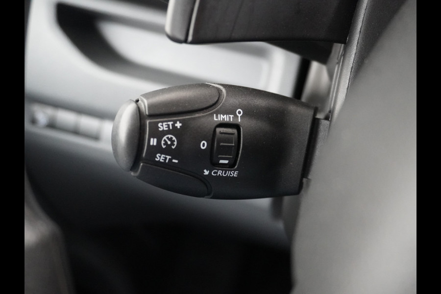 Citroën Jumpy 2.0HDI 123PK Automaat H1L3 120 XL 3-Persoons Airco Cruise Control Schuifdeur Betonplex Lat om Lat betimmering Achterdeuren Bluetooth Euro 6