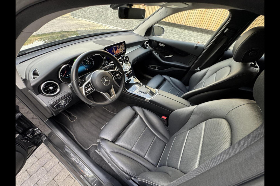 Mercedes-Benz GLC 300e 4MATIC Business Solution Automaat | Leer | Stoelverwarming | LED verlichting | Climate control | Cruise control | Achteruit