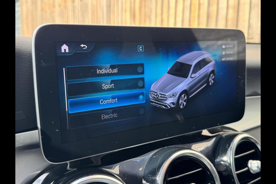 Mercedes-Benz GLC 300e 4MATIC Business Solution Automaat | Leer | Stoelverwarming | LED verlichting | Climate control | Cruise control | Achteruit