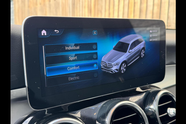 Mercedes-Benz GLC 300e 4MATIC Business Solution Automaat | Leer | Stoelverwarming | LED verlichting | Climate control | Cruise control | Achteruit