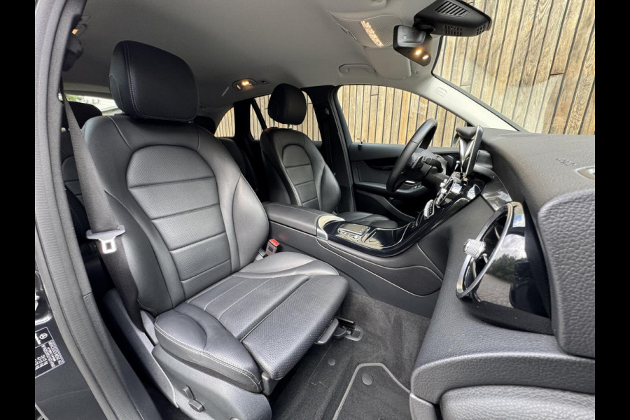 Mercedes-Benz GLC 300e 4MATIC Business Solution Automaat | Leer | Stoelverwarming | LED verlichting | Climate control | Cruise control | Achteruit