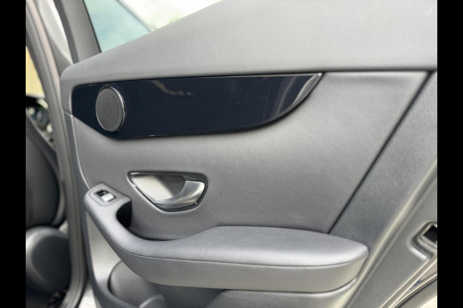 Mercedes-Benz GLC 300e 4MATIC Business Solution Automaat | Leer | Stoelverwarming | LED verlichting | Climate control | Cruise control | Achteruit
