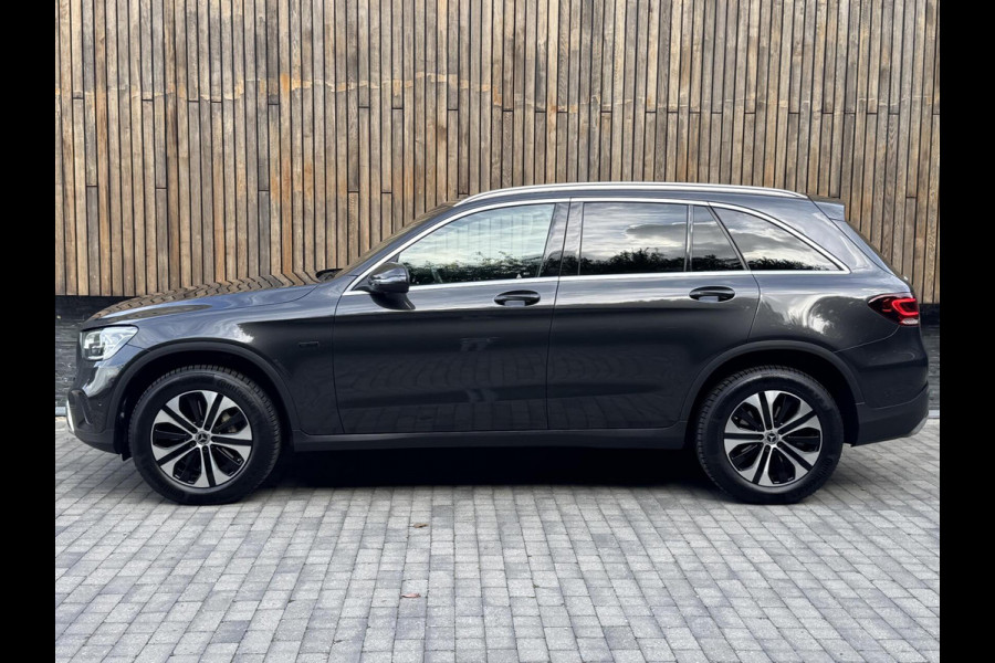 Mercedes-Benz GLC 300e 4MATIC Business Solution Automaat | Leer | Stoelverwarming | LED verlichting | Climate control | Cruise control | Achteruit